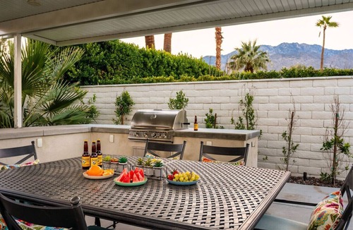 Sunmor House | Little Palm Lookout | Stunning Mountain Views