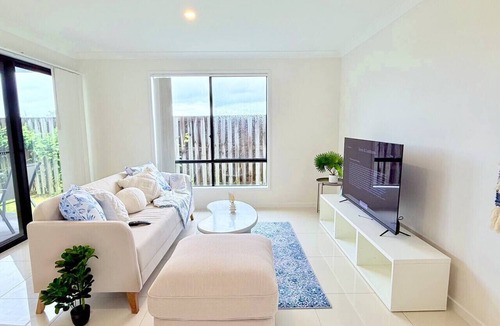 Pimpama House | Little Santorini Home - Family