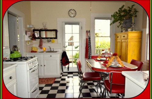 Santa Barbara Cottage | LOCATION, LOCATION, LOCATION - Hubba Hubba Get Down Downtown!
