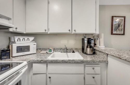 Bear Valley Apartment | Loft Condo with Bonus Area - Creekside #7