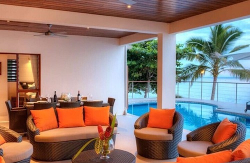 Tagaqe House | LomaniWai luxurious all-inclusive beachfront villa