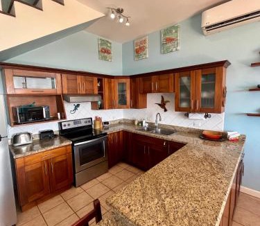 Panama Beach Villa | LoneStar Tico