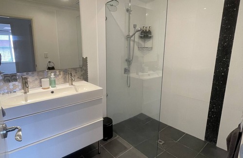Labrador House | Long stay - townhouse with fully enclosed yard. Close to Surfers shops