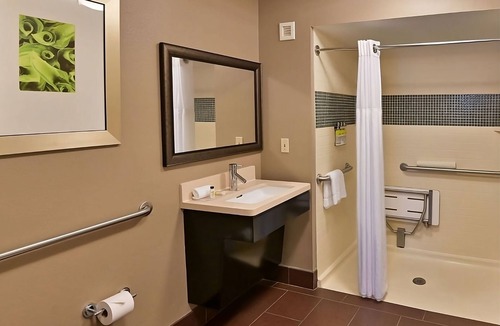 Sunnyvale Resort | Look No More! TWO Comfortable 2BR Suites, Outdoor Swimming Pool, Pets Allowed!