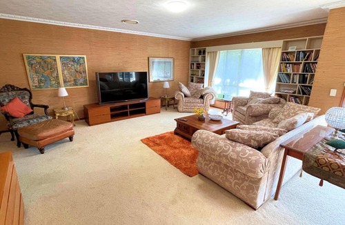 Southport House | Lorikeet house