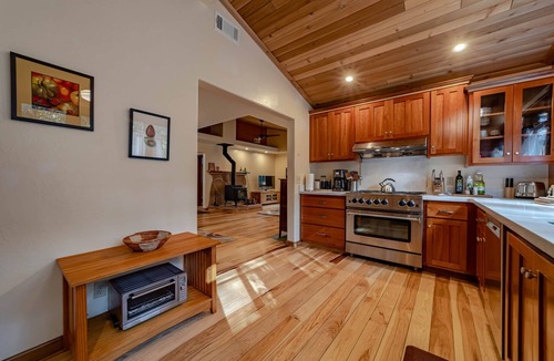 Carlotta House | Lost Coast Cottage Petrolia