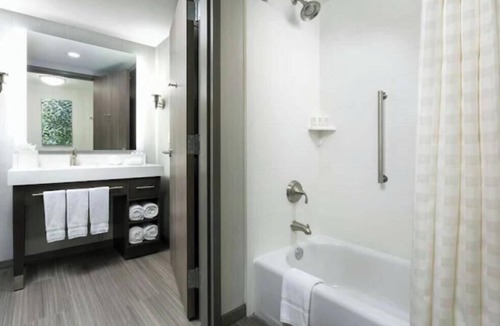 Alviso Hotel | Lovely 1-bedroom hotel in peaceful San Jose perfect for your stay