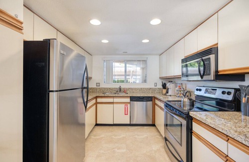 Palm Springs Condo | Lovely 2 Bedroom Condo w/Pool, Hot Tub and Tennis