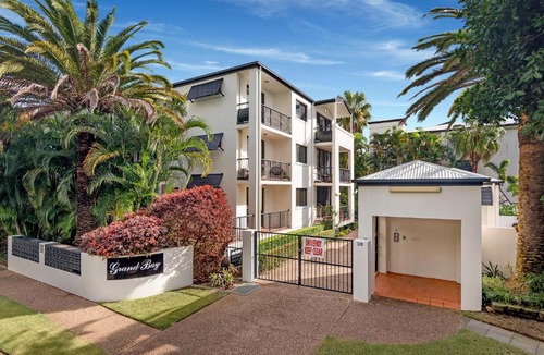 Labrador Apartment | Lovely 3 bedroom Spacious Unit, Labrador