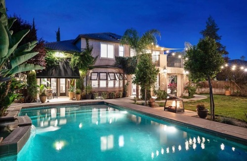 Raisin House | Lovely home w/pool, spa, outdoor grill and more!