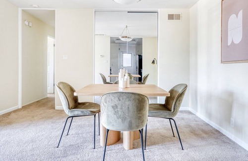 Palo Alto Apartment | Lovely Palo Alto 2BR w/ Gym, Pool, 3 min drive to Stanford, by Blueground