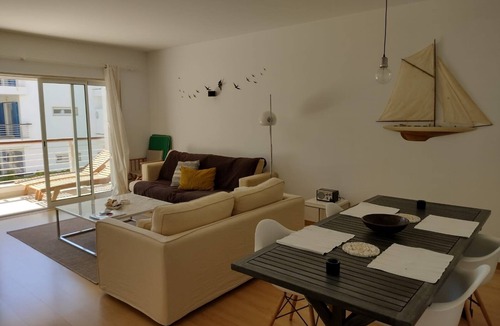 Telheiro Apartment | Lovely spacious one bed apartment with air con & WiFi