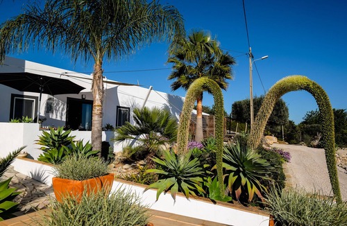 Santo Estevao Cottage | Lovely stay with private terrace and view to the sea.