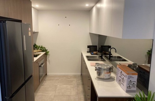 Varsity Lakes Apartment | Lovely two bedroom apartment in Varsity Lakes with great amenities - pool, gym