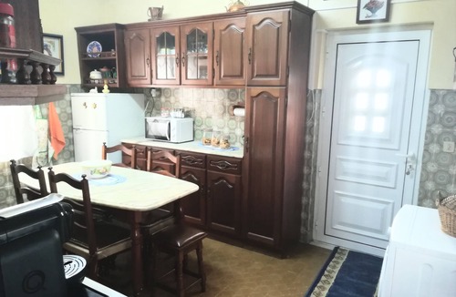 Belmonte House | Low Cost, Quadruple Room w/Wifi and AC
