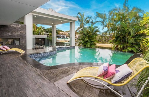 Broadbeach Waters House | Lux Broadbeach Waters Escape