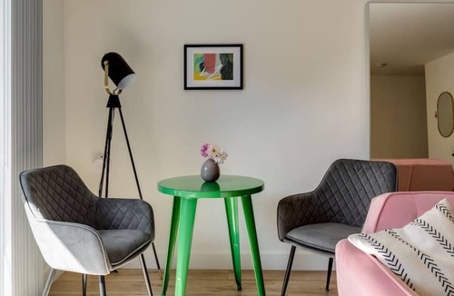 El Segundo Apartment | Lux King 1 BR/1BA near beaches & outdoor dining