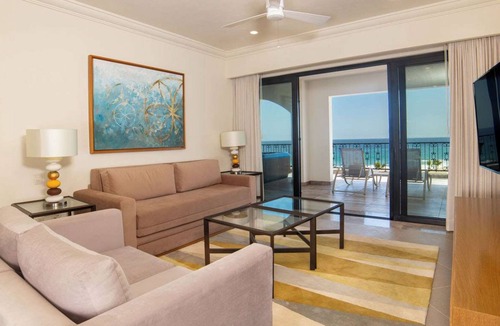 San Jose del Cabo Hotel | Luxe 1 bedroom. Hotel, beachfront location in los Cabos golden mile area.
