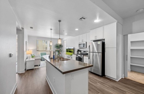 Kearny Mesa Apartment | Luxe 2BR w/King Beds, Resort Pool/Hot Tub, Games!