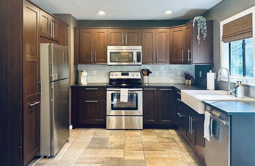 Mariposa House | Luxe Yosemite Retreat With Pool + Hot Tub + Game Room