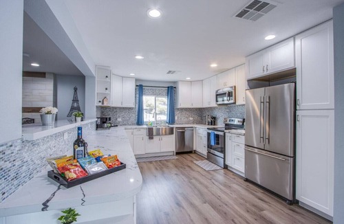 Las Vegas Villa | Luxurious 5 BR, 5.5 BA Villa, Pool, Games, 15 min to LV Strip
