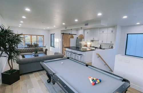 Oceano House | Luxurious Home! Hot Tub! 2 min walk to Beach!