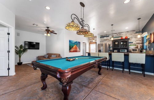 Lake Havasu City House | Luxurious oasis 6bd 4b heated pool available, detached Casita. Sleeps 20 in beds