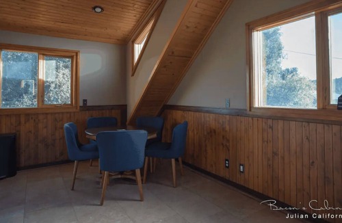 Julian Cabin | Luxurious & Unique Craftsman Style Cabin in Julian California