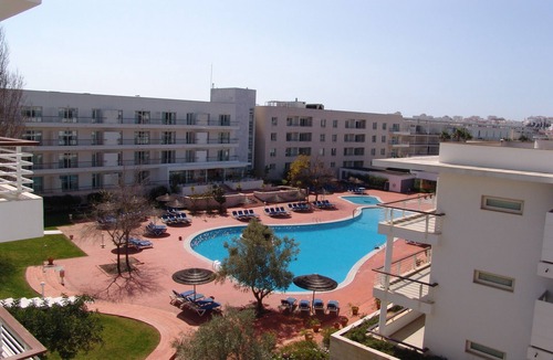 Telheiro Apartment | Luxury 1 Bed apartment with WiFi and 2 pool passes