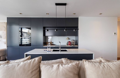 Sao Francisco Xavier Apartment | Luxury 2BR Penthouse with balcony near historic Belem with AC in charming Lisboa