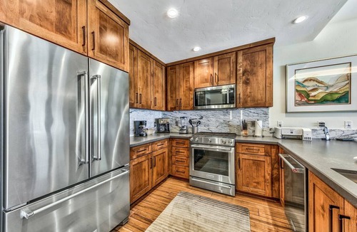Lakeside Park Condo | Luxury 2Br Residence steps from Heavenly Village & Gondola