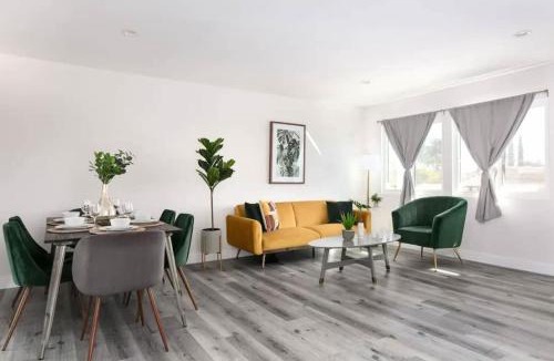 Citrus Grove Apartment | Luxury 3BR Condo Near Americana and Galleria