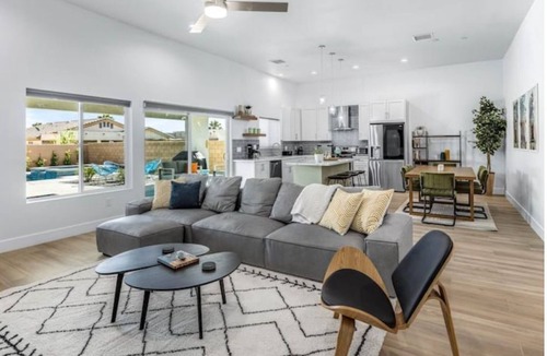 Cathedral City House | Luxury 4 Bedroom/3 Bath w/Private Saltwater Pool, Hot Tub & Putting Green!
