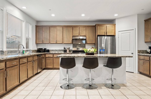 Ontario House | Luxury 5BR/7 Beds/5 Kings/3TVs/Soft Water+Purified