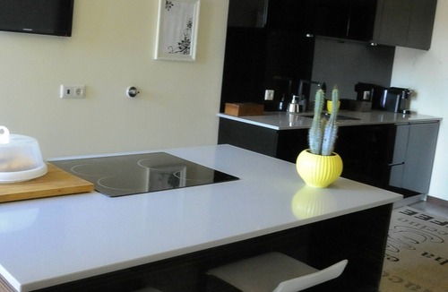 Santa Marinha Apartment | Luxury apartment with 175 square meters, bright and central, close wine cellars