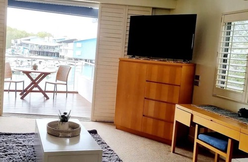 Gold Coast Apartment | Luxury Island Retreat