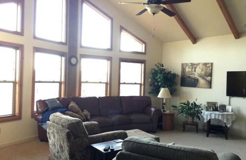 Coulterville House | Luxury Cabin Rental with a Fire Pit in Coulterville, California
