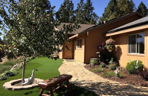 Coulterville House | Luxury Cabin Rental with a Fire Pit in Coulterville, California