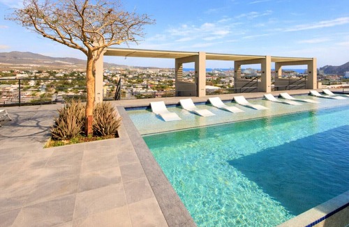 Downtown Cabo San Lucas Apartment | Luxury Cabo Studio | Rooftop Pool, Hot Tub & Walk to Beach