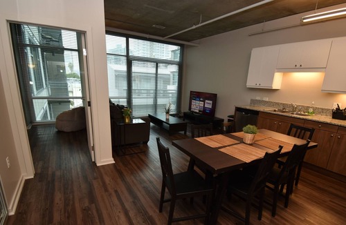 Pacific Terrace Apartment | Luxury Condo, Beautiful View, Downtown, Gaslamp