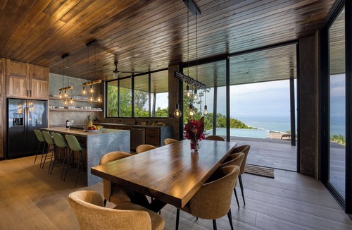 Ballena Villa | Luxury Design oceanview villa looking @the Whales Tales Secure & Concierge