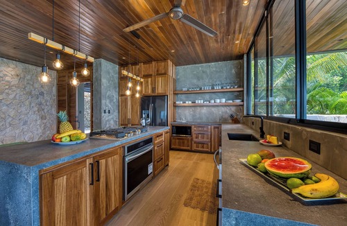 Ballena Villa | Luxury Design oceanview villa looking @the Whales Tales Secure & Concierge