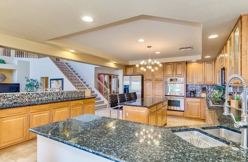 Pleasant Valley House | LUXURY DREAM HOME, 6 bdrm, gameroom, firepits, pool, hot tub, 5000 sq ft