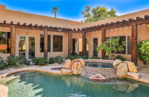 Rancho Mirage Villa | Luxury Enclave in coveted Muirfield Estates at Mission Hills Country Club. EV Charger
