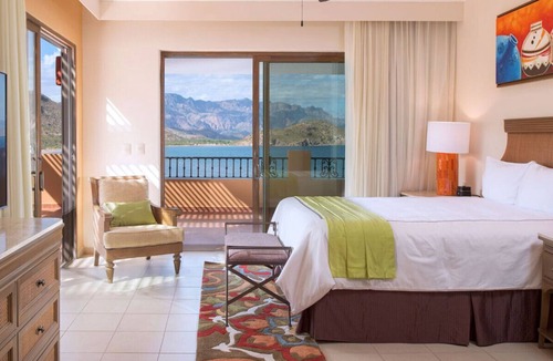 Loreto Villa | Luxury Escape with Ocean Views in Loreto