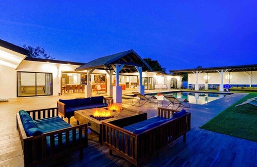 Bermuda Dunes Villa | Luxury Estate 9 Bedroom/9 Ensuite Bathroom