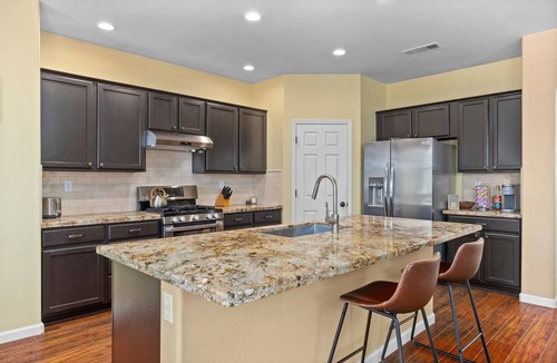 Eagle Ranch House | Luxury Gated Retreat Golf Course Views Sleeps 8