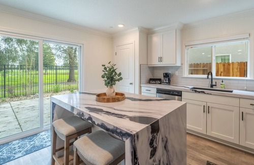 Manteca House | Luxury Golf Course Retreat With Stunning Views Of Fairway & Ponds