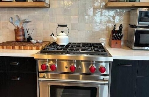 Western Malibu House | Luxury Guest House Over Zuma Beach w/Great Hiking Trails