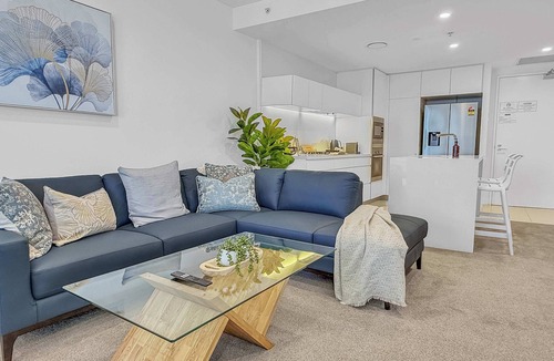 Broadbeach Apartment | Luxury High-Rise Living | Oracle Tower 2 Level 30